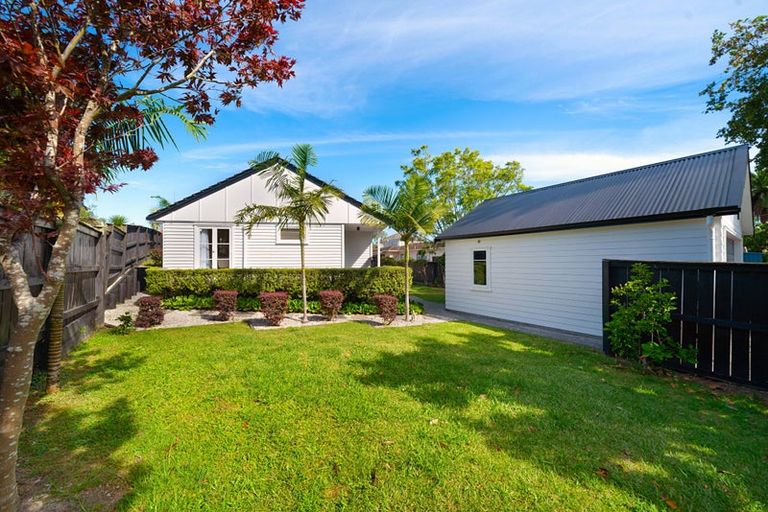 Photo of property in 68 Seabrook Avenue, New Lynn, Auckland, 0600