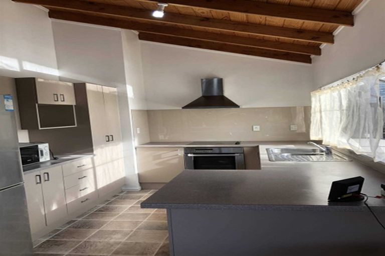 Photo of property in 3/431 East Coast Road, Mairangi Bay, Auckland, 0630