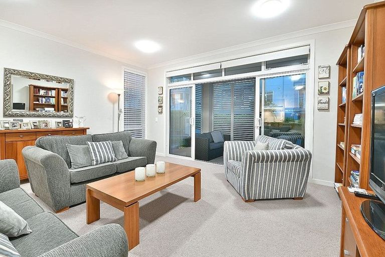 Photo of property in 14 Plantation Terrace, Orewa, 0931