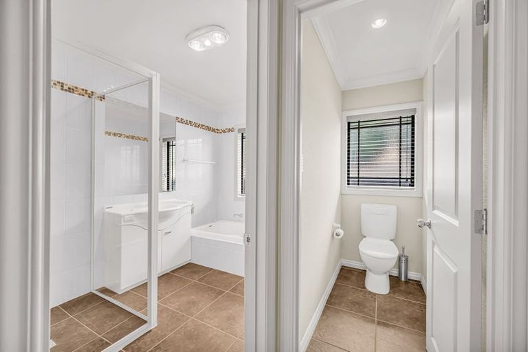 Photo of property in 5 Russell Robertson Drive, Havelock North, 4130