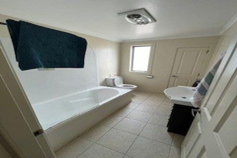 Photo of property in 66a Constable Street, Newtown, Wellington, 6021