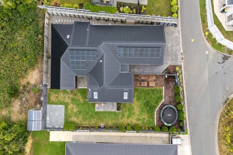 Photo of property in 19 Prestbury Grove, Churton Park, Wellington, 6037