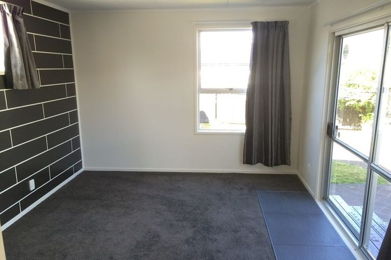 Photo of property in 42 Yearsley Place, Manurewa, Auckland, 2102