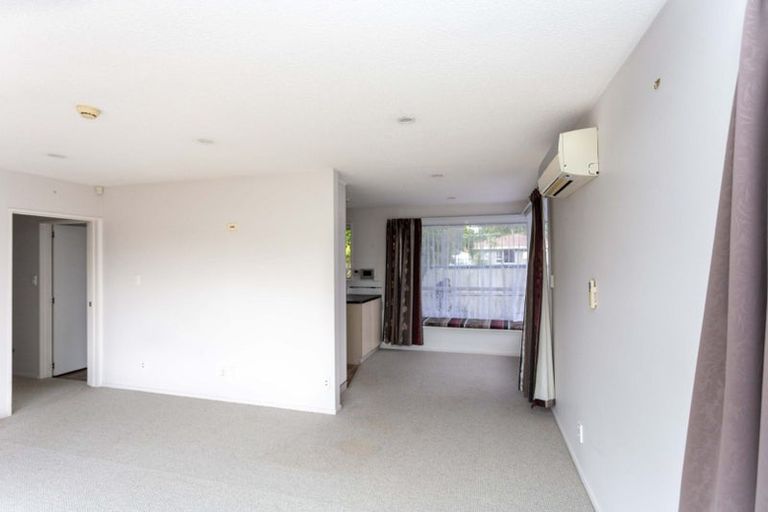Photo of property in 39 Camden Street, Redwood, Christchurch, 8051