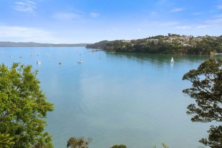 Photo of property in 58 Queen Street, Northcote Point, Auckland, 0627