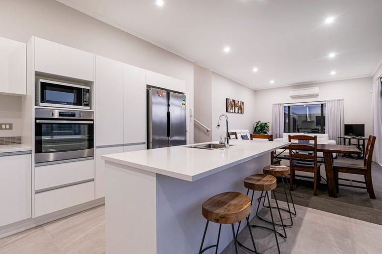 Photo of property in 41 Maka Terrace, Orewa, 0931