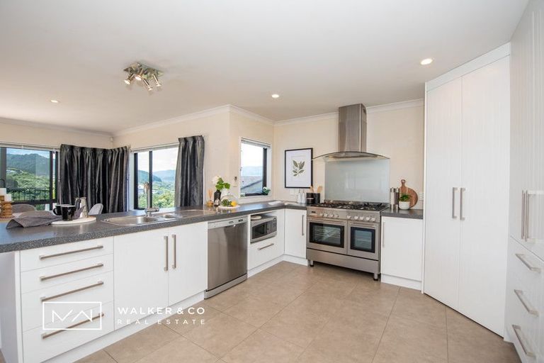 Photo of property in 14 Cosgrove Rise, Riverstone Terraces, Upper Hutt, 5018