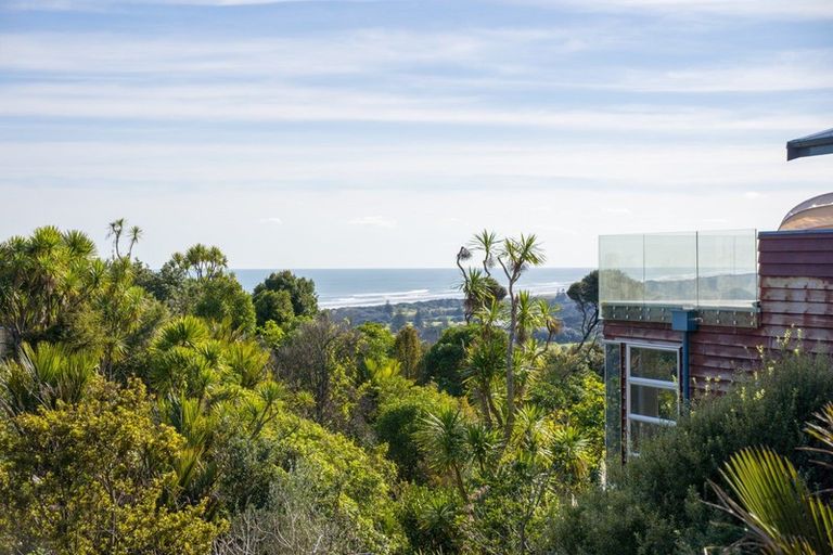 Photo of property in 78 Domain Crescent, Muriwai, 0881