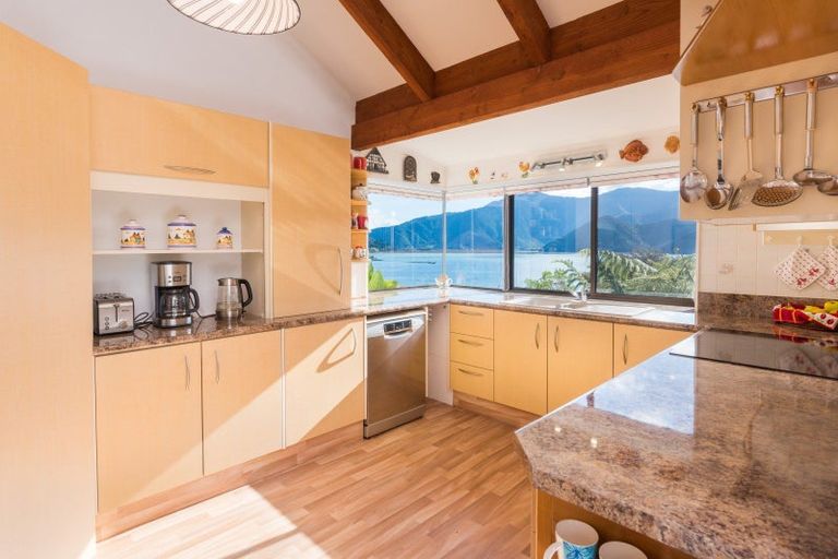 Photo of property in 259 Queen Charlotte Drive, Havelock, Picton, 7281