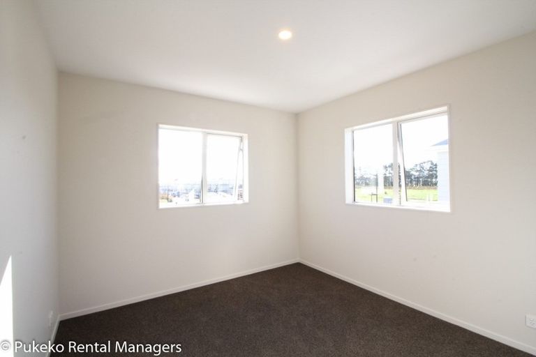 Photo of property in 10 Divide Loop, Takanini, 2112