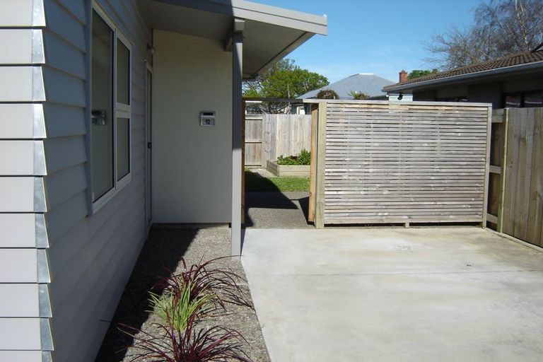 Photo of property in 12 Oxford Street, Hokowhitu, Palmerston North, 4410