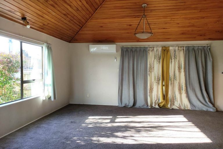Photo of property in 41 Kennedy Avenue, Forrest Hill, Auckland, 0620