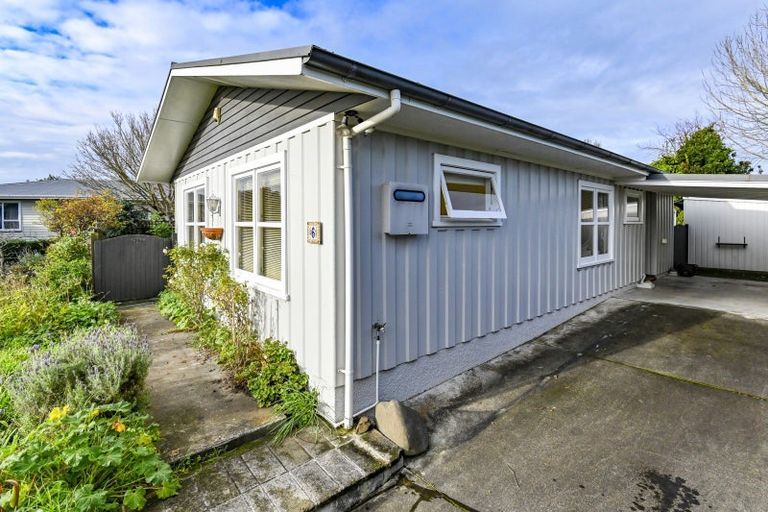 Photo of property in 6 Carl Avenue, Havelock North, 4130