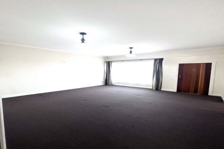 Photo of property in 80 Oxford Street, Levin, 5510