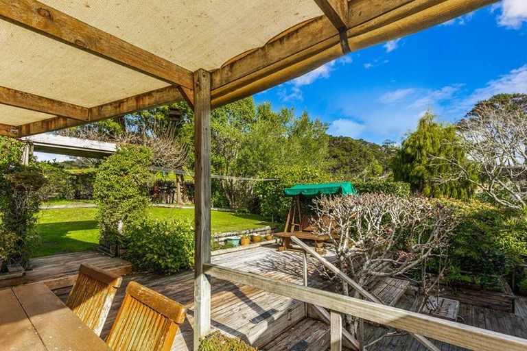 Photo of property in 22 Opanuku Road, Henderson Valley, Auckland, 0612