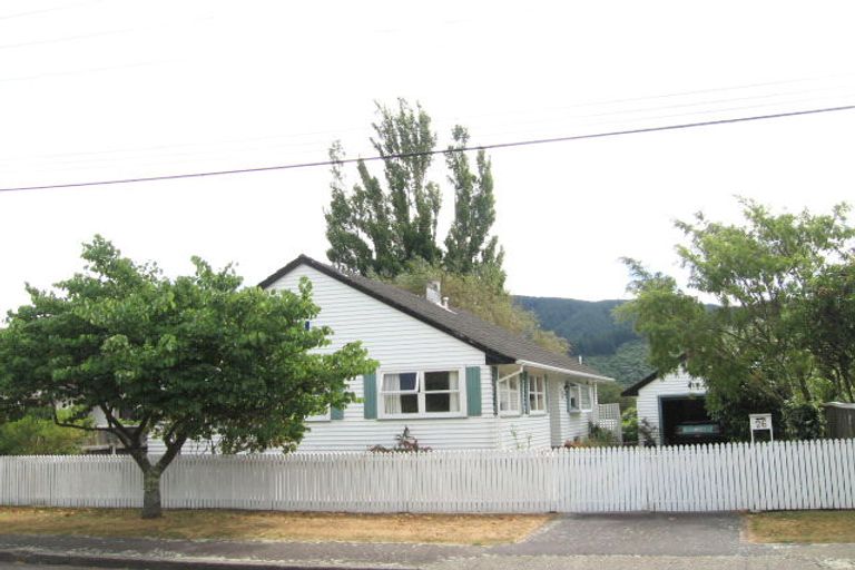 Photo of property in 26 Courtenay Road, Heretaunga, Upper Hutt, 5018