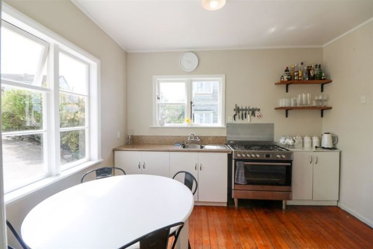 Photo of property in 15 Tay Street, Waimataitai, Timaru, 7910