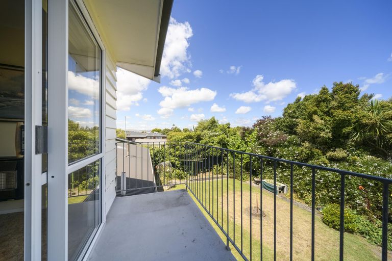 Photo of property in 17 Rennie Avenue, Milson, Palmerston North, 4414