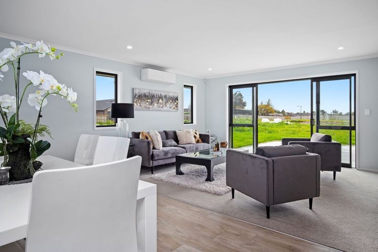 Photo of property in 52 Sunset Drive, Pukekohe, 2120