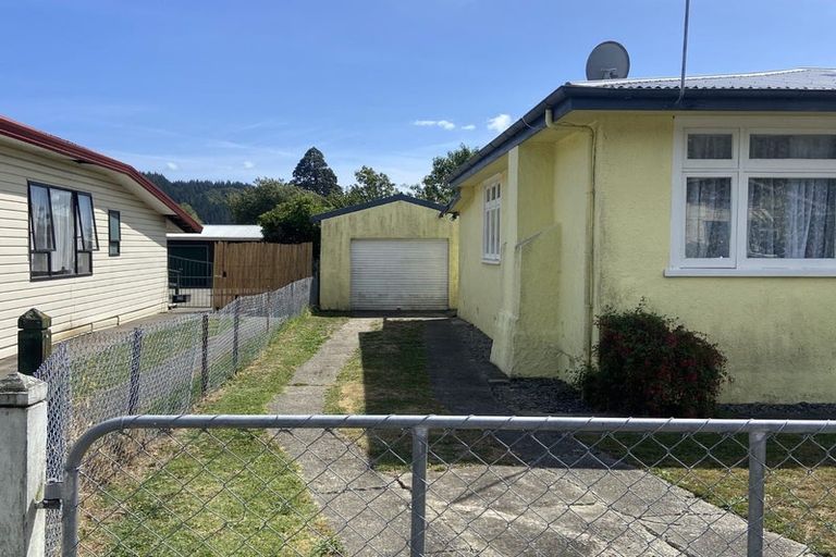 Photo of property in 7 Canterbury Street, Picton, 7220