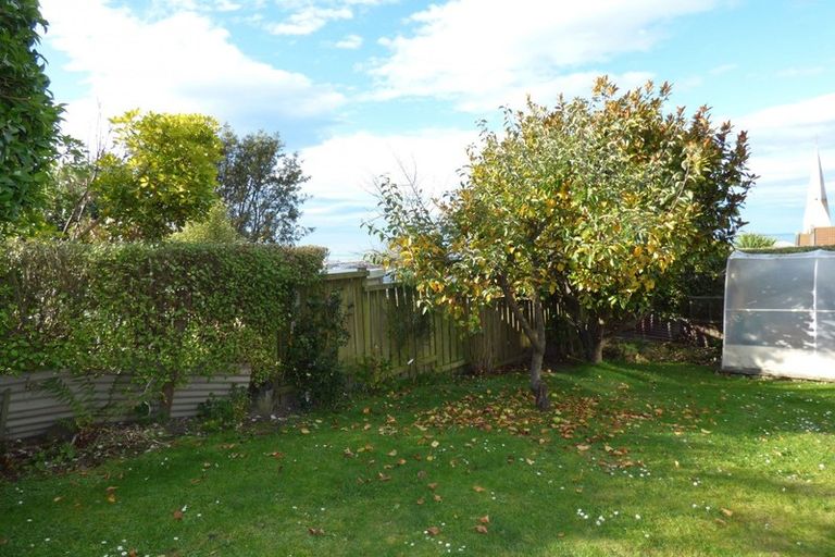 Photo of property in 8a Wharfe Street, South Hill, Oamaru, 9400