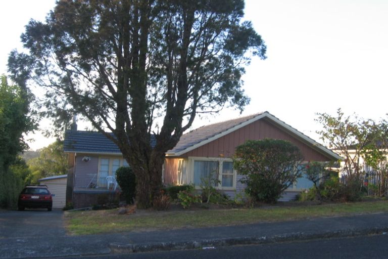 Photo of property in 13 Bruce Road, Glenfield, Auckland, 0629