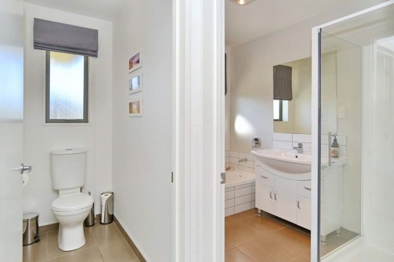 Photo of property in 12 Stonebridge Lane, Oxford, 7430