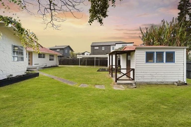 Photo of property in 11 Hibiscus Avenue, Hamilton Lake, Hamilton, 3204