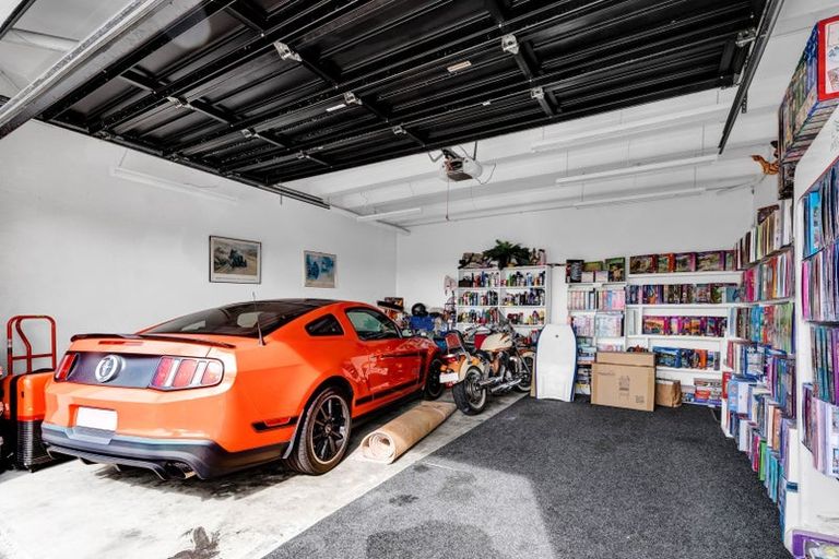 Photo of property in 5 Weston Street, Moturoa, New Plymouth, 4310