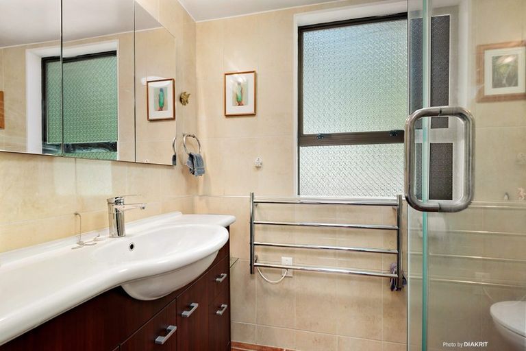 Photo of property in 135 Donald Street, Karori, Wellington, 6012