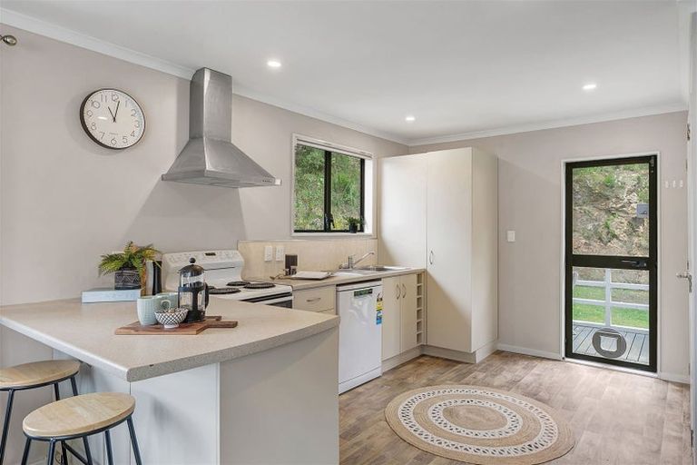 Photo of property in 64 Omapere Street, Whitby, Porirua, 5024