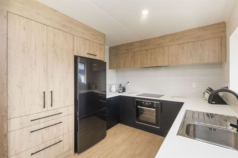 Photo of property in 80 John F Kennedy Drive, Milson, Palmerston North, 4414