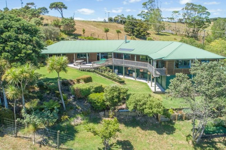 Photo of property in 156 Shanks Road, Helensville, 0875