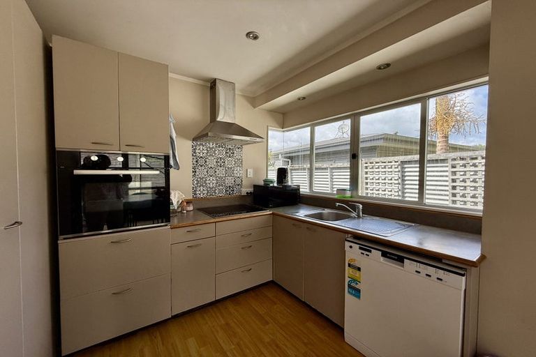 Photo of property in 10a Olwyn Place, Greenhithe, Auckland, 0632