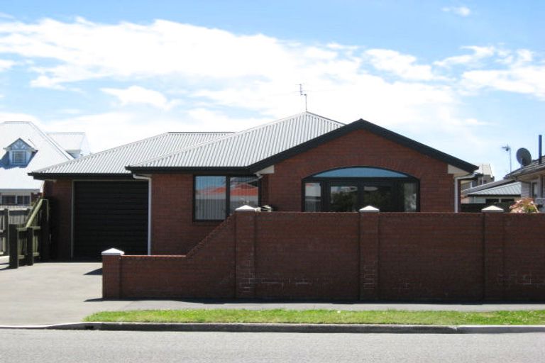 Photo of property in 101c Avonhead Road, Avonhead, Christchurch, 8042