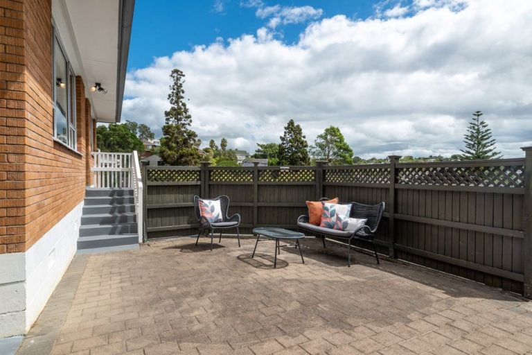 Photo of property in 1/30 Acacia Road, Torbay, Auckland, 0632