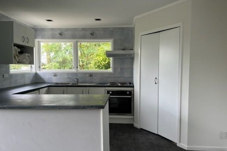 Photo of property in 23 Vina Place, Massey, Auckland, 0614