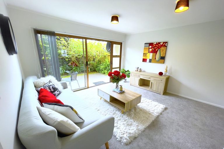 Photo of property in 4/773 Beach Road, Browns Bay, Auckland, 0630