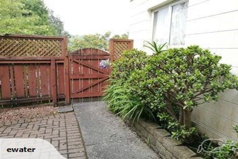 Photo of property in 63 Lynden Avenue, Hillcrest, Auckland, 0627