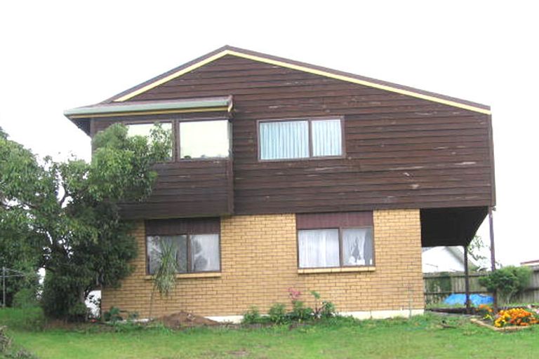 Photo of property in 8 Riesling Place, Henderson, Auckland, 0612