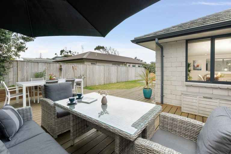 Photo of property in 15 Ian Place, Waihi Beach, 3611
