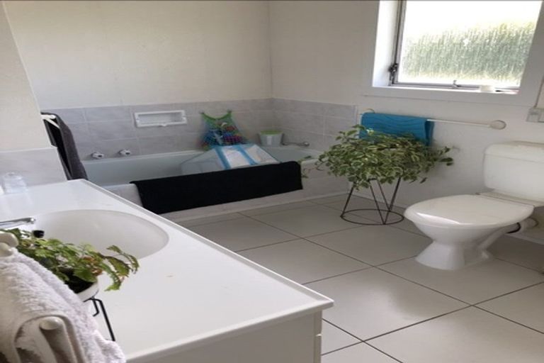 Photo of property in 2/50a Taharoto Road, Takapuna, Auckland, 0622