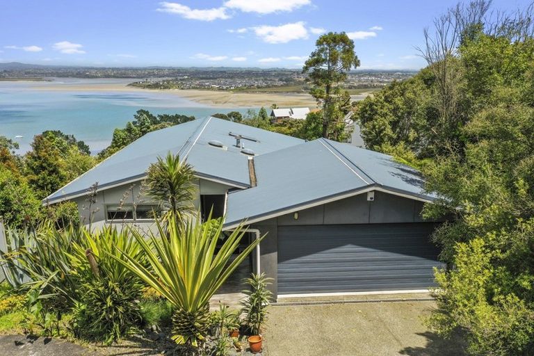 Photo of property in 21 Teal Crescent, Beach Haven, Auckland, 0626