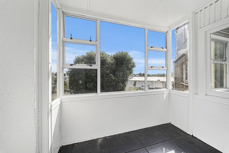 Photo of property in 2/184 Powderham Street, New Plymouth, 4310