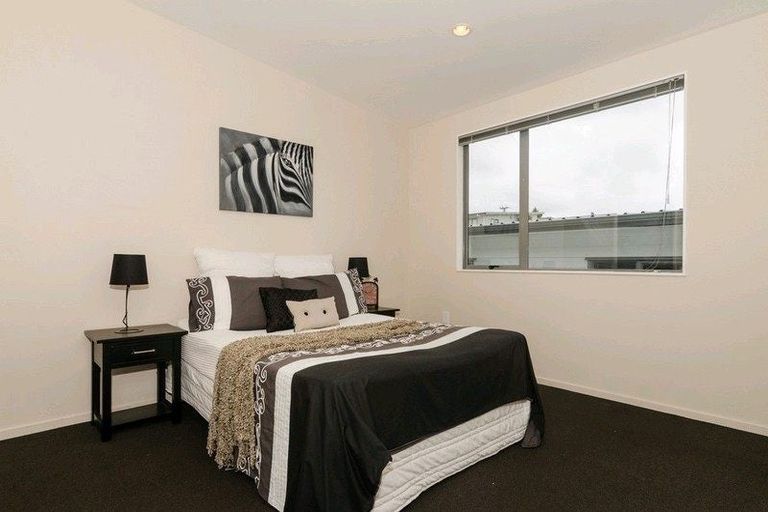 Photo of property in 25/3 Hulme Place, Henderson, Auckland, 0612