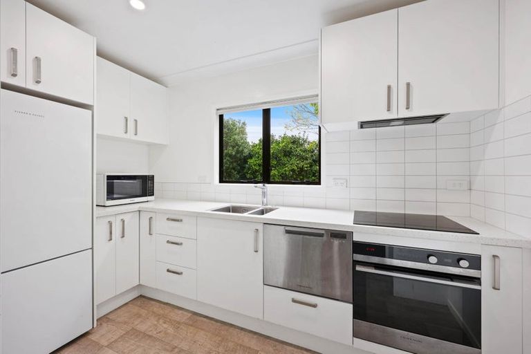 Photo of property in 4 Millen Place, Clarks Beach, 2122