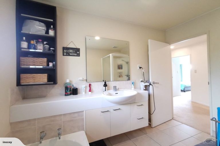 Photo of property in 49 Crawford Avenue, Mangere Bridge, Auckland, 2022
