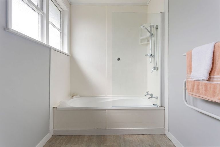 Photo of property in 55a Ross Crescent, Fairfield, Hamilton, 3214