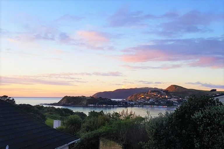 Photo of property in 3 View Road, Titahi Bay, Porirua, 5022