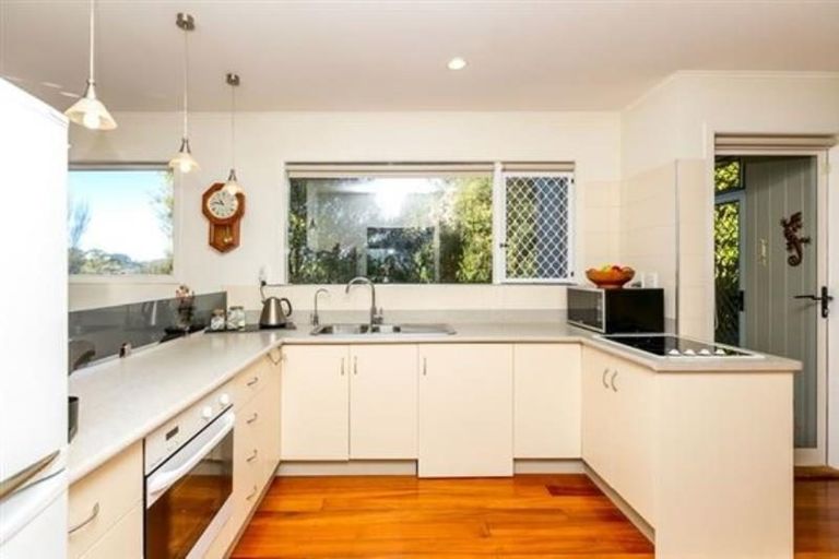 Photo of property in 43 Turakina Street, Merrilands, New Plymouth, 4312